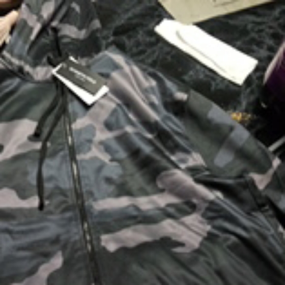 Kenneth Cole hoodie sweatsuit - Picture 3 of 3